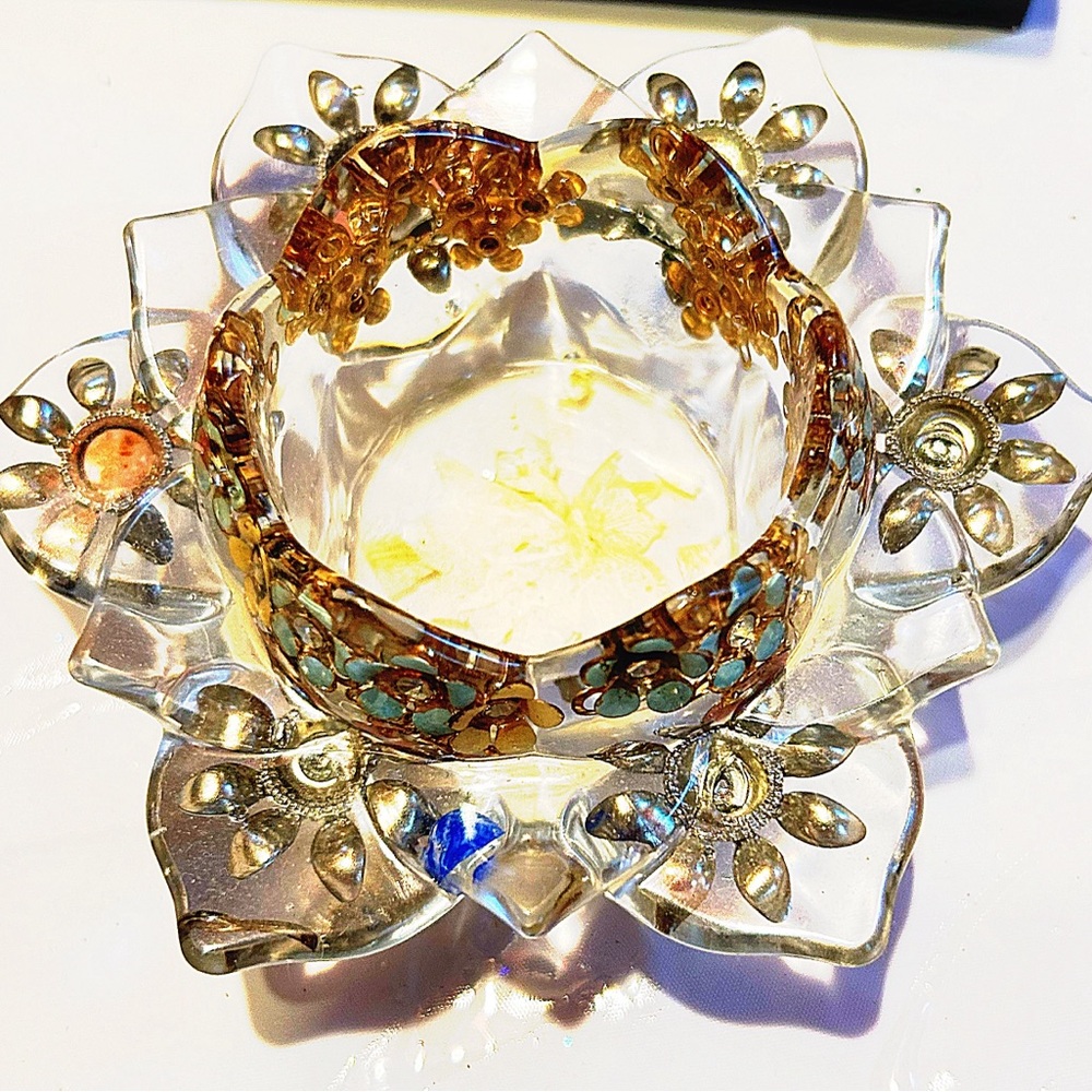 Resin tea light holder